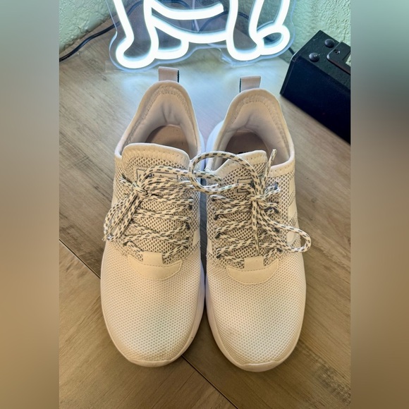 Adidas Women's Comfort Cloud Shoes - Picture 2 of 9